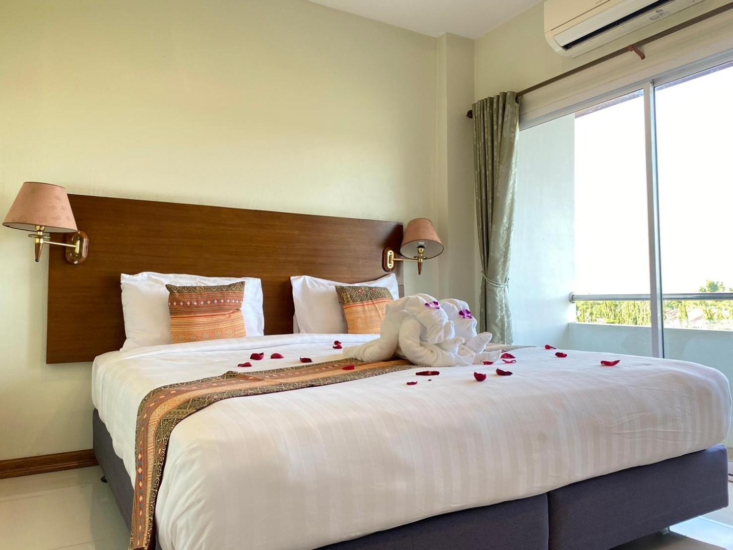 Chaophayathara Riverside Hotel Chai Nat Dış mekan fotoğraf